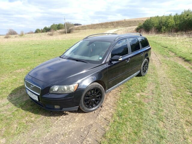 Чорний Вольво V50, об'ємом двигуна 2 л та пробігом 240 тис. км за 4200 $, фото 1 на Automoto.ua