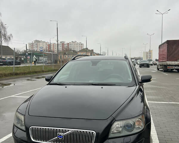 Черный Вольво В50, объемом двигателя 2 л и пробегом 282 тыс. км за 6100 $, фото 1 на Automoto.ua