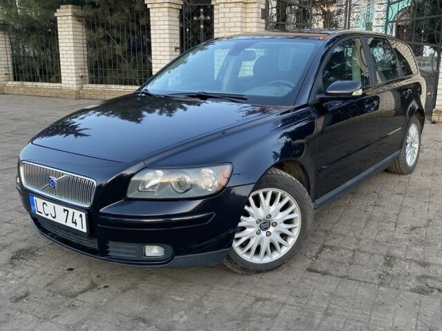 Черный Вольво В50, объемом двигателя 2 л и пробегом 200 тыс. км за 3800 $, фото 1 на Automoto.ua