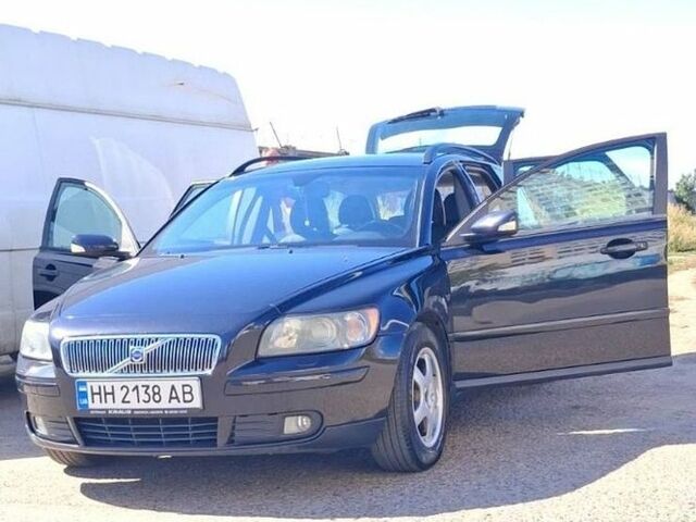 Чорний Вольво V50, об'ємом двигуна 1.8 л та пробігом 259 тис. км за 4900 $, фото 1 на Automoto.ua