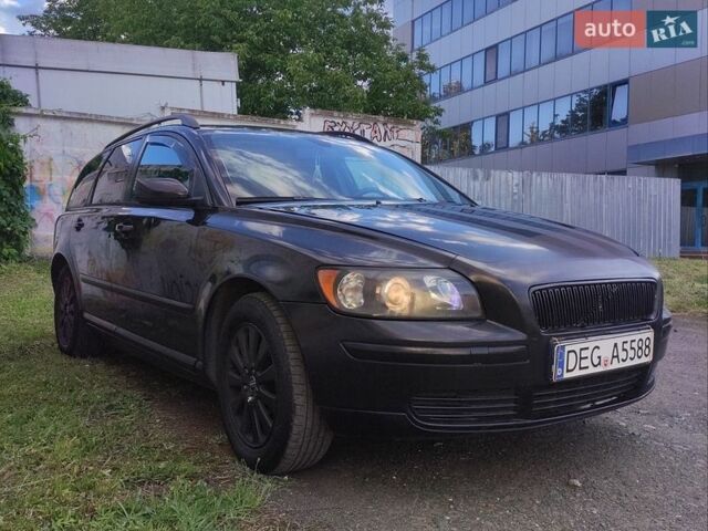 Черный Вольво В50, объемом двигателя 2 л и пробегом 342 тыс. км за 2500 $, фото 1 на Automoto.ua