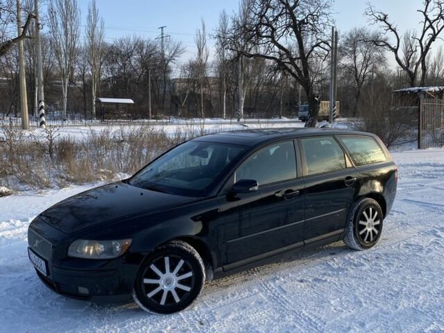 Чорний Вольво V50, об'ємом двигуна 2 л та пробігом 350 тис. км за 3300 $, фото 1 на Automoto.ua