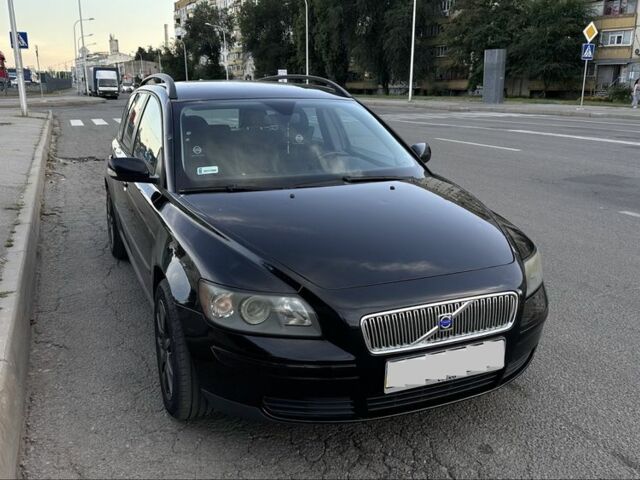 Чорний Вольво V50, об'ємом двигуна 2 л та пробігом 240 тис. км за 3500 $, фото 1 на Automoto.ua