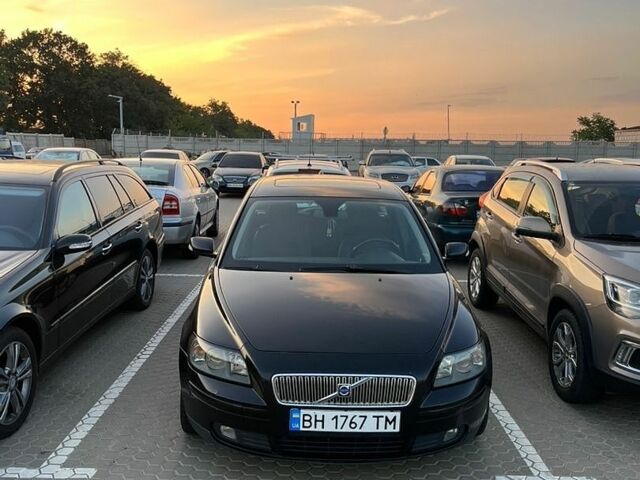 Чорний Вольво V50, об'ємом двигуна 2 л та пробігом 240 тис. км за 6000 $, фото 1 на Automoto.ua