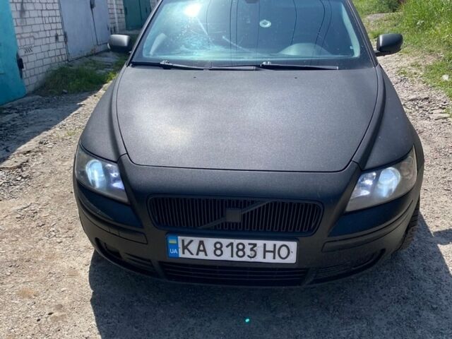 Чорний Вольво V50, об'ємом двигуна 2.52 л та пробігом 331 тис. км за 5300 $, фото 1 на Automoto.ua
