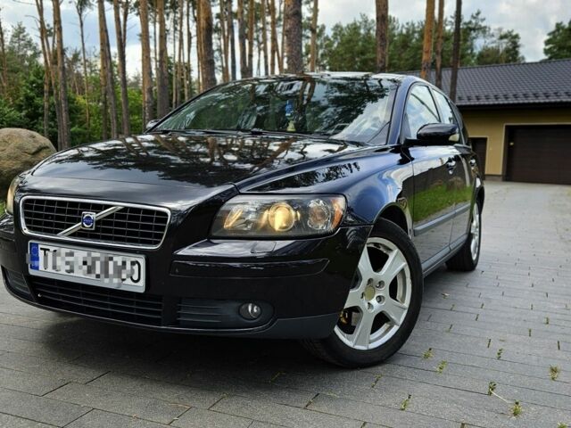 Чорний Вольво V50, об'ємом двигуна 2 л та пробігом 277 тис. км за 2492 $, фото 1 на Automoto.ua