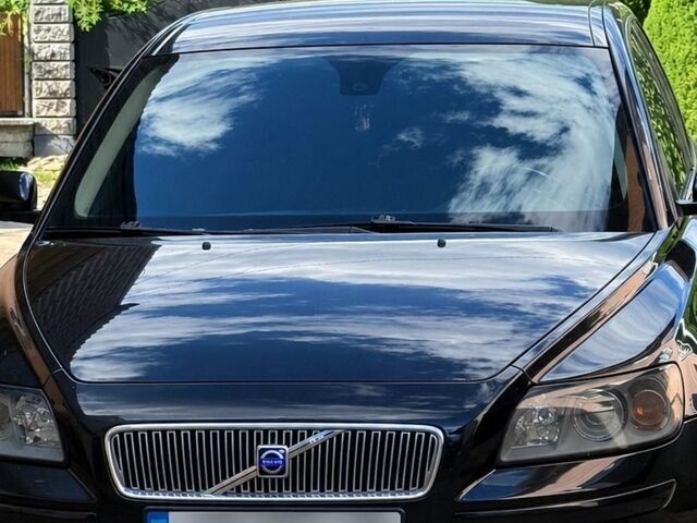 Чорний Вольво V50, об'ємом двигуна 2 л та пробігом 430 тис. км за 4999 $, фото 1 на Automoto.ua