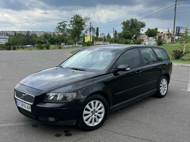 Черный Вольво В50, объемом двигателя 2 л и пробегом 251 тыс. км за 5100 $, фото 1 на Automoto.ua