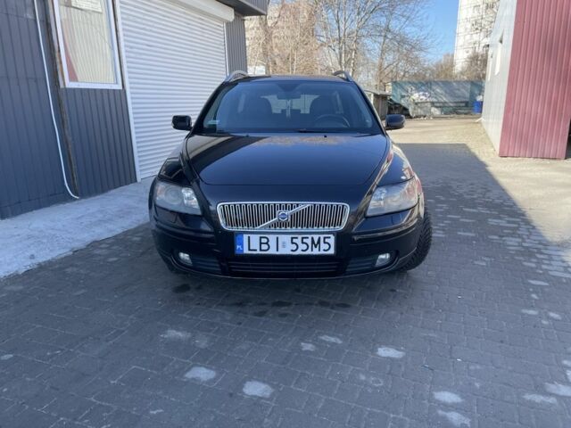 Черный Вольво В50, объемом двигателя 0 л и пробегом 240 тыс. км за 3000 $, фото 1 на Automoto.ua