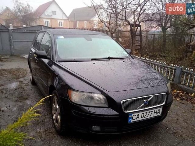 Черный Вольво В50, объемом двигателя 1.6 л и пробегом 250 тыс. км за 6000 $, фото 1 на Automoto.ua