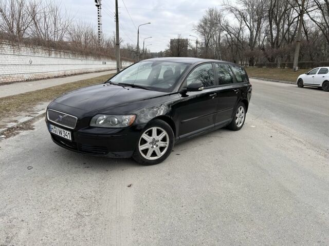 Чорний Вольво V50, об'ємом двигуна 2 л та пробігом 300 тис. км за 2900 $, фото 1 на Automoto.ua