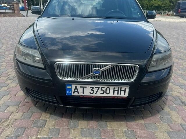 Черный Вольво В50, объемом двигателя 1.56 л и пробегом 300 тыс. км за 4777 $, фото 1 на Automoto.ua