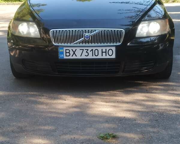Черный Вольво В50, объемом двигателя 1.8 л и пробегом 260 тыс. км за 5300 $, фото 1 на Automoto.ua
