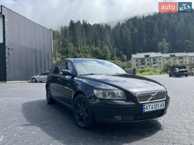 Черный Вольво В50, объемом двигателя 1.6 л и пробегом 250 тыс. км за 5800 $, фото 1 на Automoto.ua