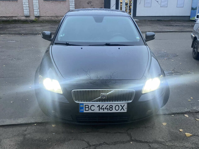 Чорний Вольво V50, об'ємом двигуна 2 л та пробігом 380 тис. км за 5000 $, фото 1 на Automoto.ua