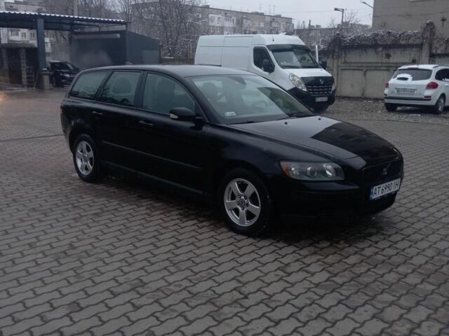 Черный Вольво В50, объемом двигателя 1.6 л и пробегом 270 тыс. км за 3950 $, фото 1 на Automoto.ua