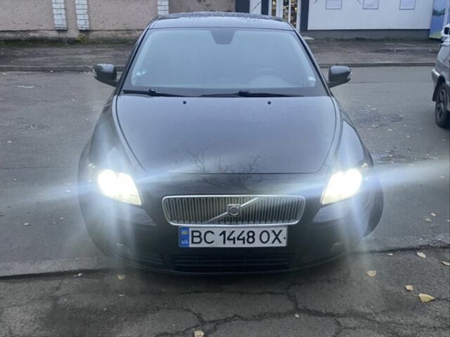 Черный Вольво В50, объемом двигателя 2 л и пробегом 375 тыс. км за 5000 $, фото 1 на Automoto.ua