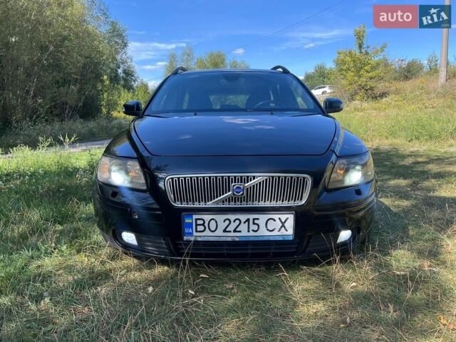 Черный Вольво В50, объемом двигателя 2 л и пробегом 325 тыс. км за 4600 $, фото 1 на Automoto.ua