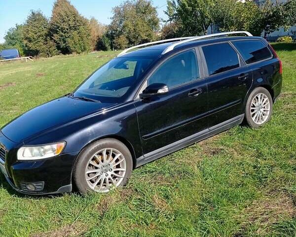Чорний Вольво V50, об'ємом двигуна 2 л та пробігом 235 тис. км за 7099 $, фото 1 на Automoto.ua