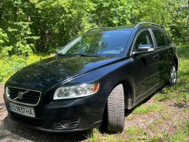 Чорний Вольво V50, об'ємом двигуна 2 л та пробігом 360 тис. км за 4500 $, фото 1 на Automoto.ua