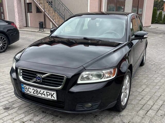 Черный Вольво В50, объемом двигателя 2 л и пробегом 303 тыс. км за 6500 $, фото 1 на Automoto.ua