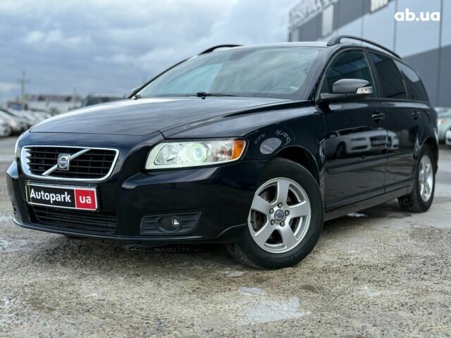 Черный Вольво В50, объемом двигателя 1.6 л и пробегом 302 тыс. км за 6290 $, фото 1 на Automoto.ua