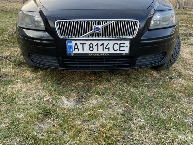 Черный Вольво В50, объемом двигателя 1.6 л и пробегом 25 тыс. км за 4550 $, фото 1 на Automoto.ua