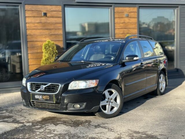 Черный Вольво В50, объемом двигателя 2 л и пробегом 290 тыс. км за 6800 $, фото 1 на Automoto.ua