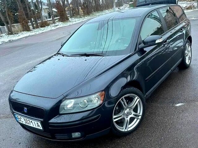 Черный Вольво В50, объемом двигателя 1.6 л и пробегом 291 тыс. км за 6200 $, фото 1 на Automoto.ua