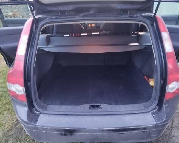 Черный Вольво В50, объемом двигателя 1.56 л и пробегом 230 тыс. км за 4173 $, фото 1 на Automoto.ua