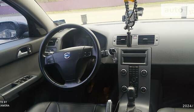 Чорний Вольво V50, об'ємом двигуна 2 л та пробігом 362 тис. км за 6800 $, фото 1 на Automoto.ua