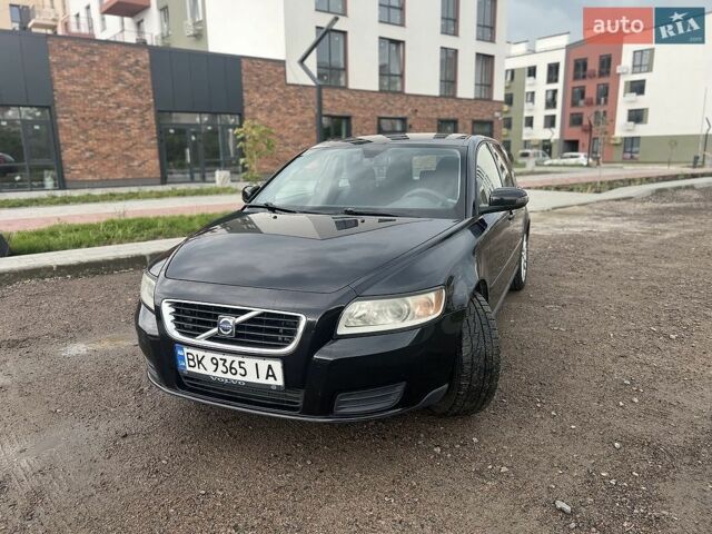 Чорний Вольво V50, об'ємом двигуна 1.6 л та пробігом 251 тис. км за 5663 $, фото 1 на Automoto.ua