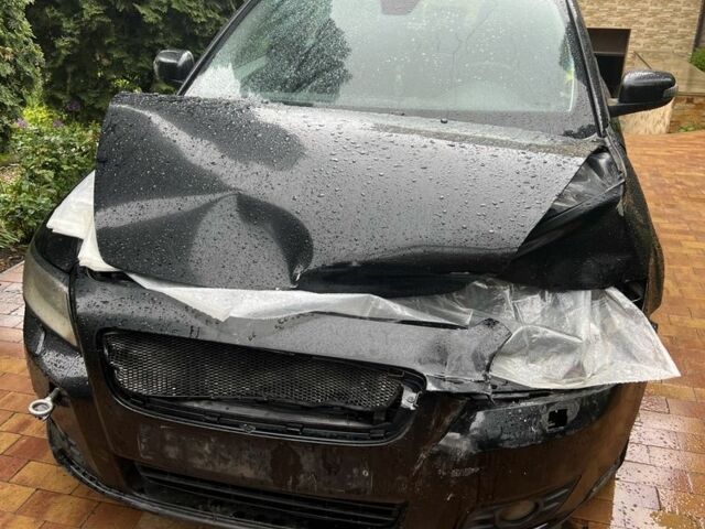 Черный Вольво В50, объемом двигателя 1.6 л и пробегом 217 тыс. км за 3000 $, фото 1 на Automoto.ua