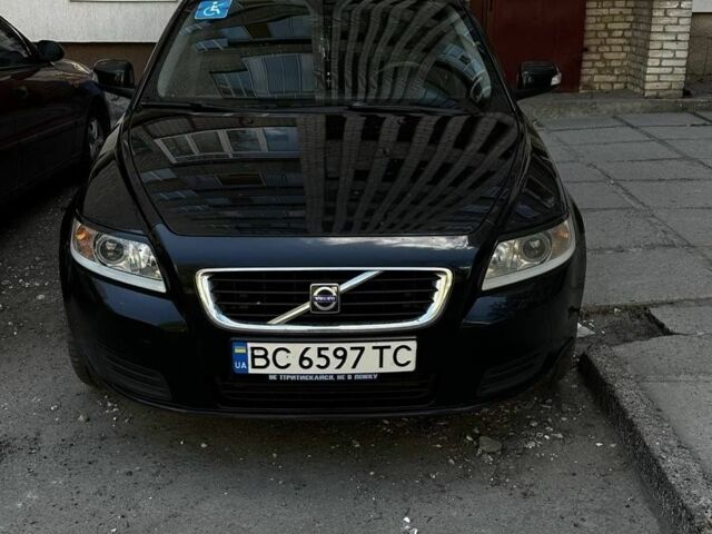 Черный Вольво В50, объемом двигателя 1.6 л и пробегом 260 тыс. км за 6700 $, фото 1 на Automoto.ua