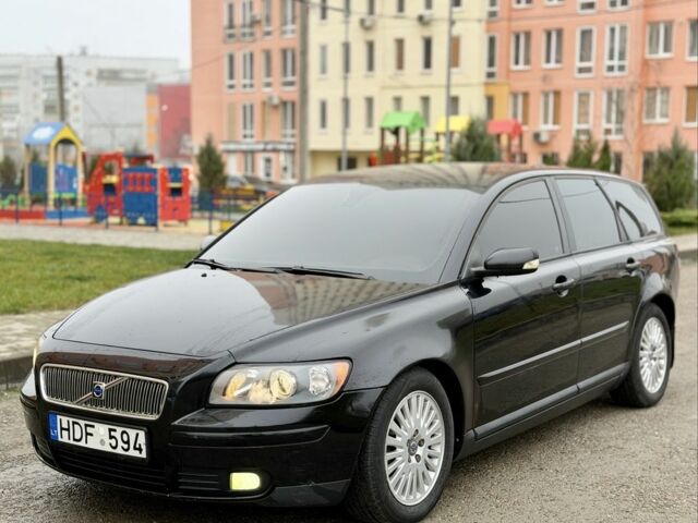 Черный Вольво В50, объемом двигателя 0 л и пробегом 250 тыс. км за 3000 $, фото 1 на Automoto.ua