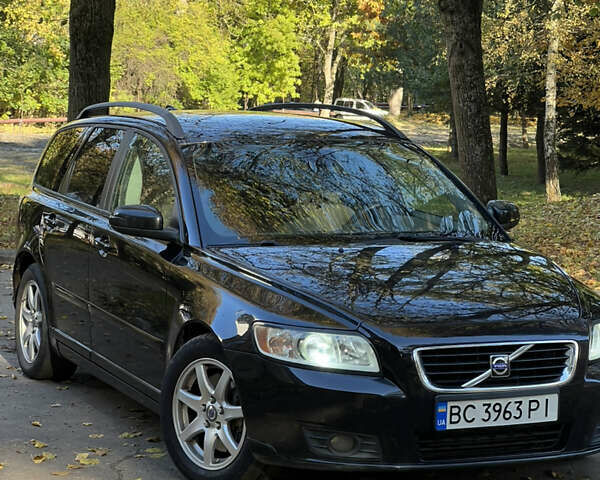 Вольво В50 2008 в Львове на Automoto.ua Черный Вольво В50, объемом двигателя 2 л и пробегом 333 тыс. км за 6400 $, фото 1 на Automoto.ua