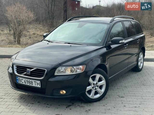 Черный Вольво В50, объемом двигателя 1.6 л и пробегом 297 тыс. км за 4899 $, фото 1 на Automoto.ua