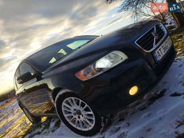 Черный Вольво В50, объемом двигателя 1.6 л и пробегом 278 тыс. км за 6600 $, фото 1 на Automoto.ua