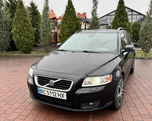 Черный Вольво В50, объемом двигателя 1.6 л и пробегом 324 тыс. км за 5799 $, фото 1 на Automoto.ua