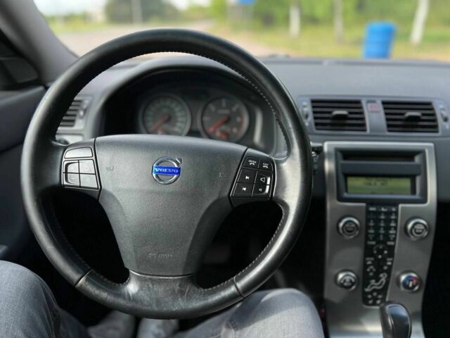 Чорний Вольво V50, об'ємом двигуна 2 л та пробігом 350 тис. км за 8029 $, фото 1 на Automoto.ua