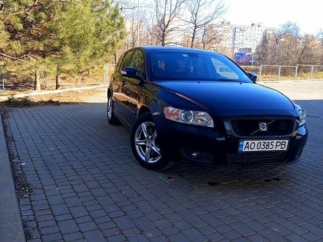 Чорний Вольво V50, об'ємом двигуна 2 л та пробігом 325 тис. км за 5900 $, фото 1 на Automoto.ua