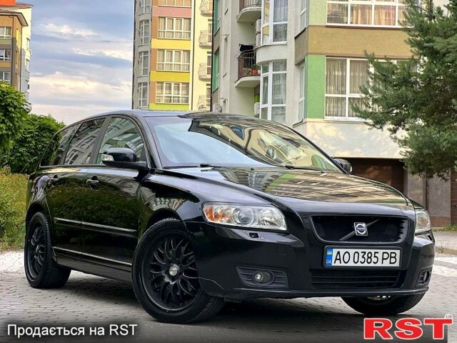 Черный Вольво В50, объемом двигателя 2 л и пробегом 323 тыс. км за 6000 $, фото 1 на Automoto.ua