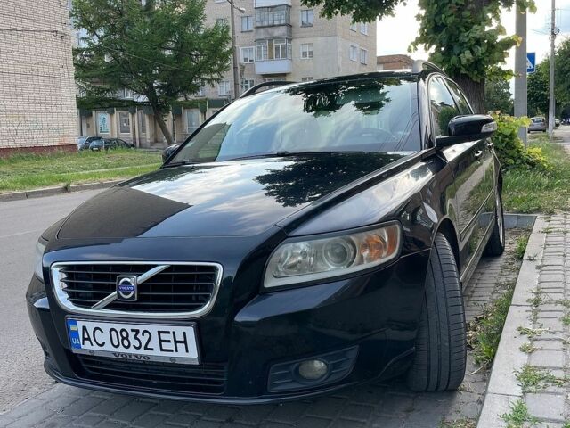 Чорний Вольво V50, об'ємом двигуна 1.56 л та пробігом 250 тис. км за 6000 $, фото 1 на Automoto.ua