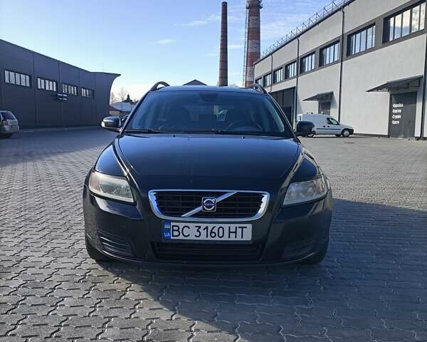 Черный Вольво В50, объемом двигателя 1.6 л и пробегом 285 тыс. км за 5900 $, фото 1 на Automoto.ua