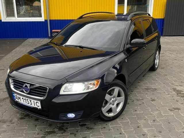 Чорний Вольво V50, об'ємом двигуна 1.6 л та пробігом 261 тис. км за 5800 $, фото 1 на Automoto.ua