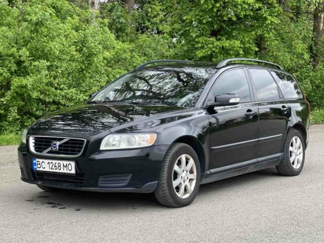 Черный Вольво В50, объемом двигателя 1.56 л и пробегом 313 тыс. км за 5800 $, фото 1 на Automoto.ua