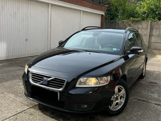 Чорний Вольво V50, об'ємом двигуна 1.6 л та пробігом 348 тис. км за 6100 $, фото 1 на Automoto.ua