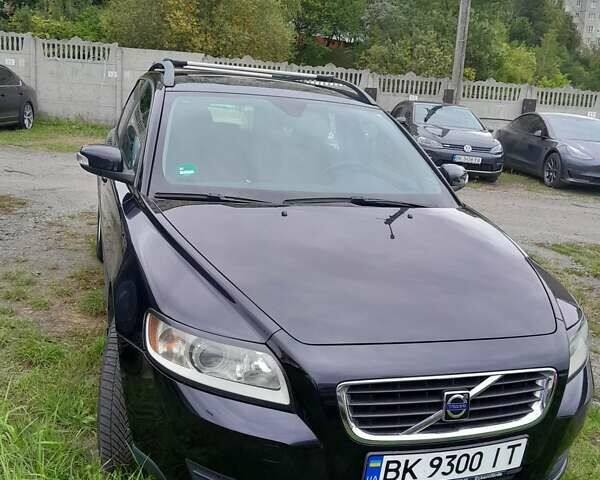 Чорний Вольво V50, об'ємом двигуна 1.6 л та пробігом 249 тис. км за 7400 $, фото 1 на Automoto.ua