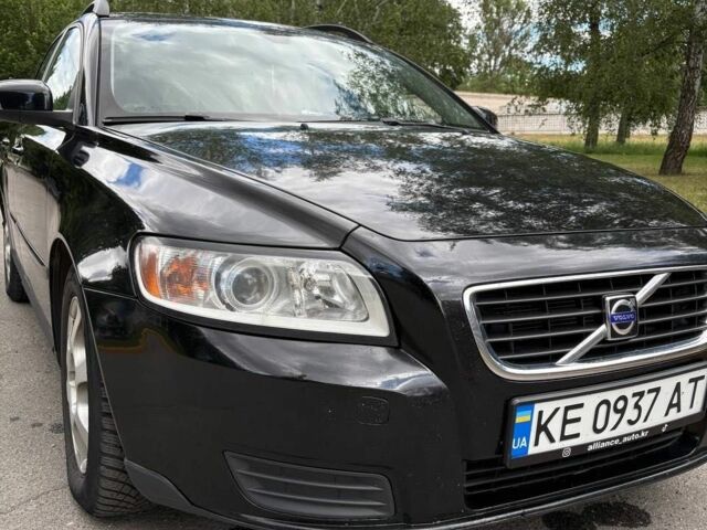 Чорний Вольво V50, об'ємом двигуна 1.6 л та пробігом 243 тис. км за 6913 $, фото 1 на Automoto.ua