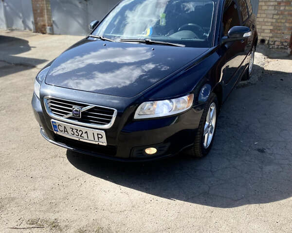 Чорний Вольво V50, об'ємом двигуна 1.56 л та пробігом 273 тис. км за 6500 $, фото 1 на Automoto.ua